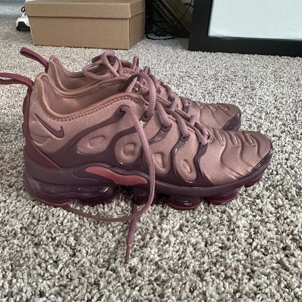 Women’s purple Nike vapormax plus size 7